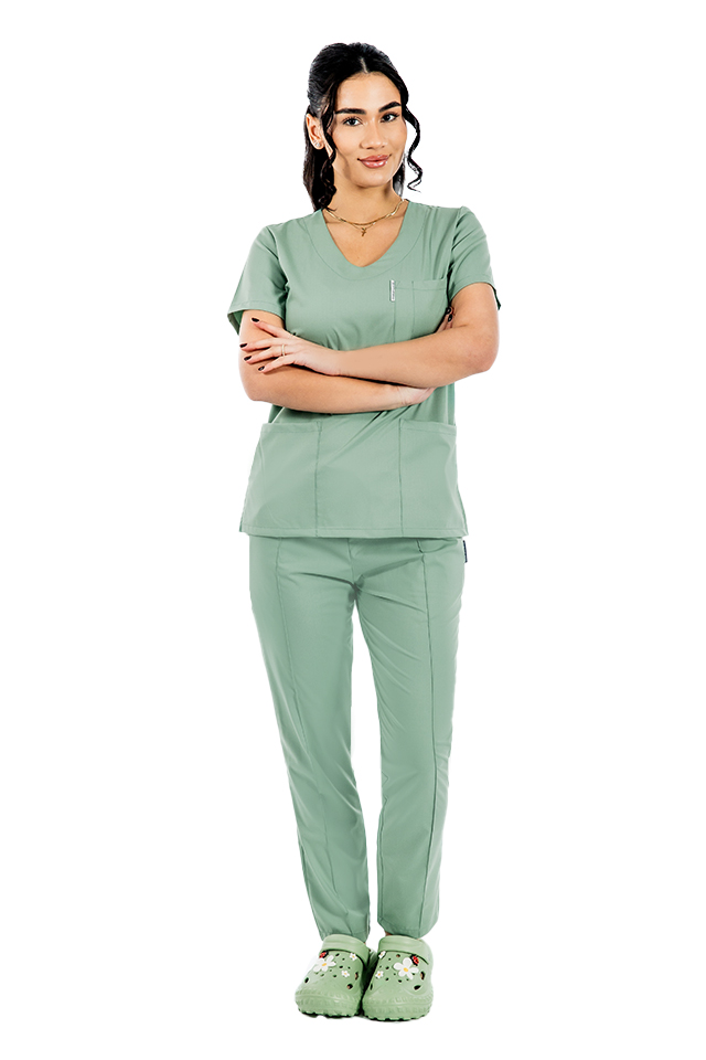 Olivno raztegljiva medicinska obleka z bluzo z V-izrezom in zategovalno vrvico ter elastičnimi hlačami
