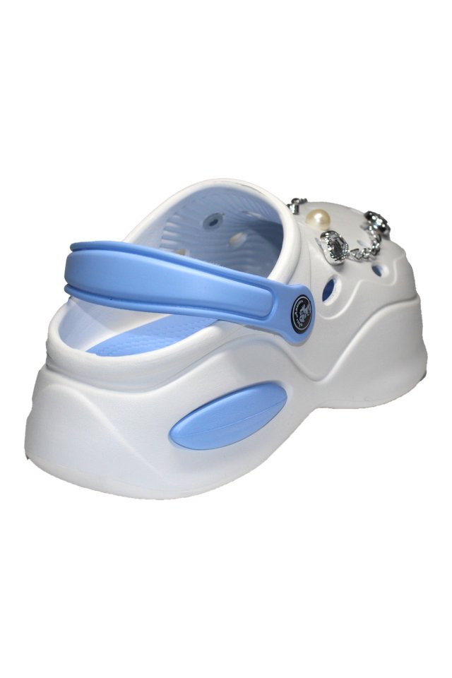 Beli medicinski cokli z modrim vzorcem za ženske - Cokli z našitimi detajli