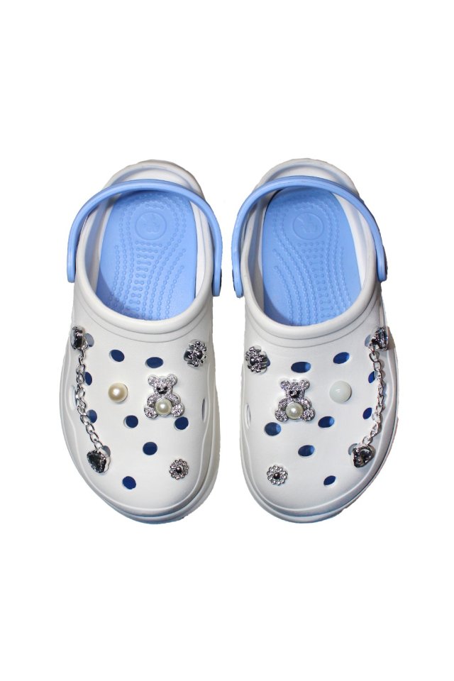 Beli medicinski cokli z modrim vzorcem za ženske - Cokli z našitimi detajli