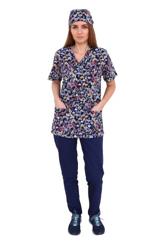 Medicinska obleka Hearts, s tiskano bluzo in mornarsko modre palante z elastiko