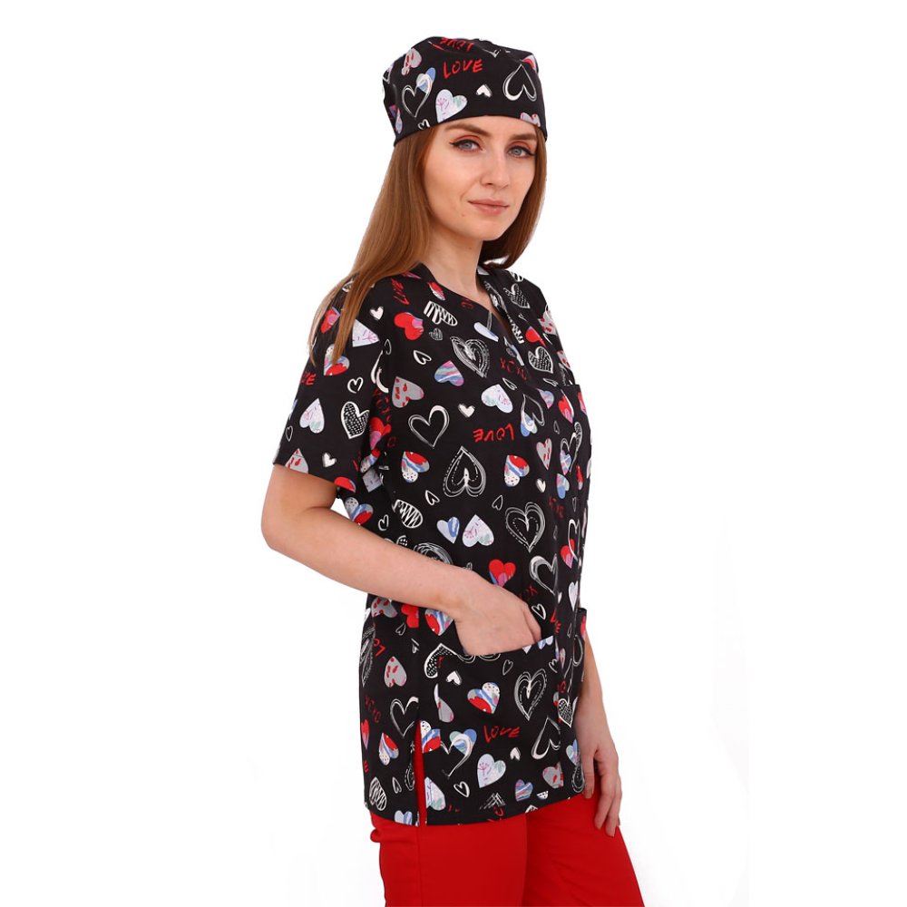 Ljubezen medicinski kombinezon, s potiskano bluzo in rdečimi elastičnimi hlačami
