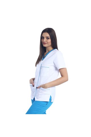 Medicinska obleka, sestavljena iz bele bluze s turkiznim paspolom in turkiznih hlač z elastiko
