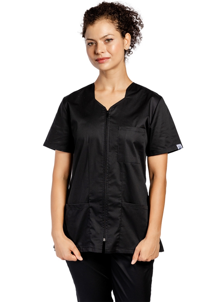 Črn medicinski kombinezon, z bluzo na zadrgo, tremi žepi in črnimi hlačami 