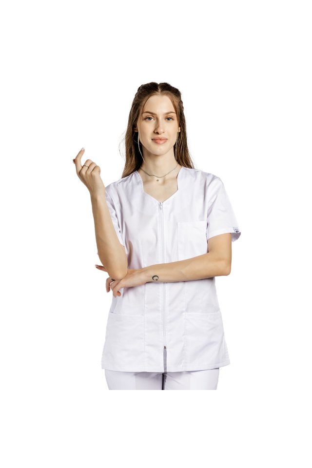 Bela medicinska obleka z bluzo z zavihano zadrgo, tremi žepi in belimi hlačami z elastiko