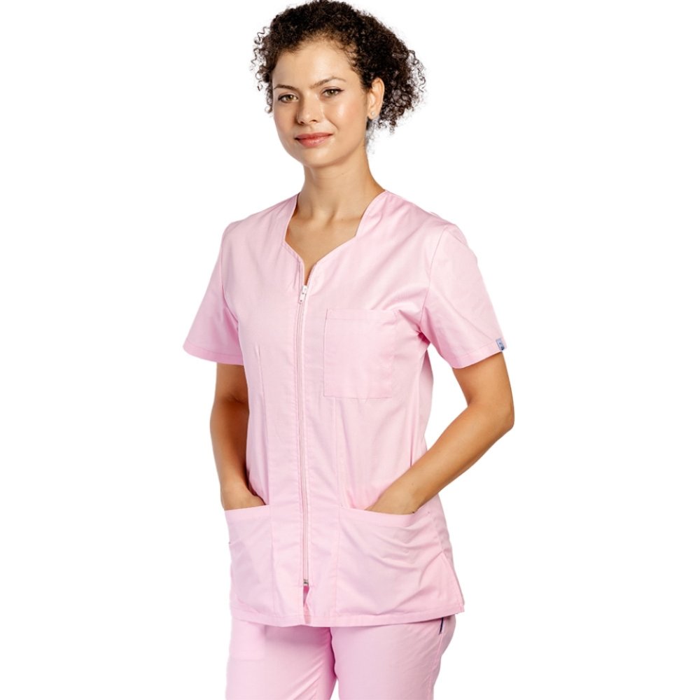 Bledo roza medicinska obleka z elastanom, oprijeta bluza z zadrgo, trije našiti žepi in hlače z vrvico