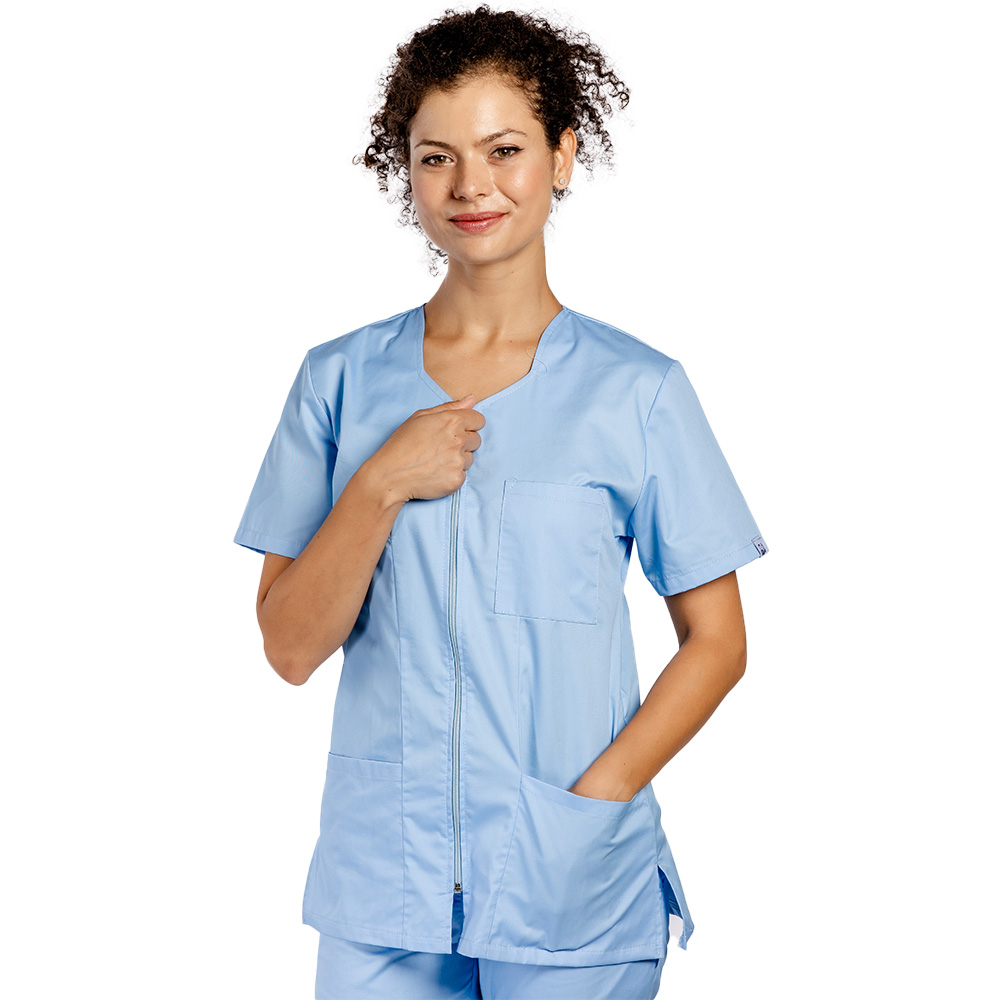Modra medicinska obleka z elastanom, oprijeta bluza z zadrgo, trije našiti žepi in hlače z vrvico za zategovanje Modra medicinska obleka z elastanom, oprijeta bluza z zadrgo, trije našiti žepi in hlače z vrvico za zategovanje