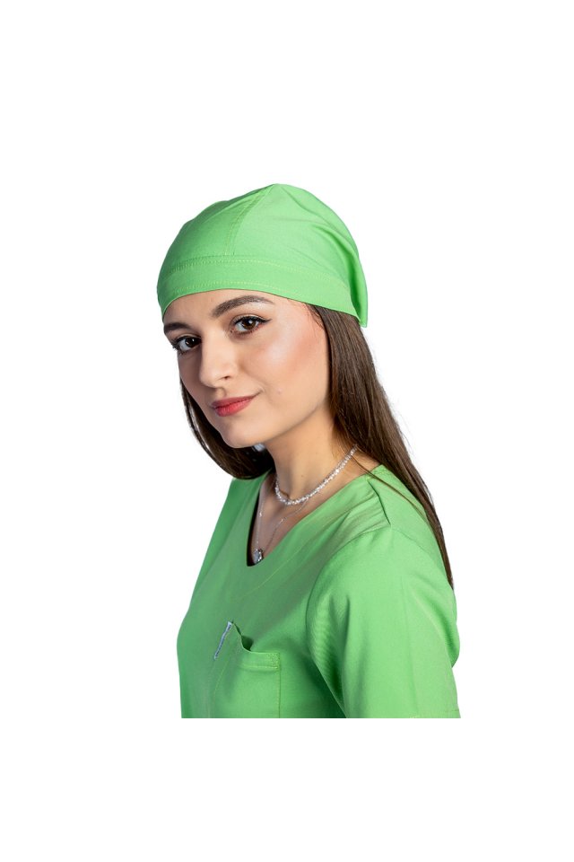 Lakirana raztegljiva kapa, univerzalna velikost, z zapenjanjem na vrvico zadaj