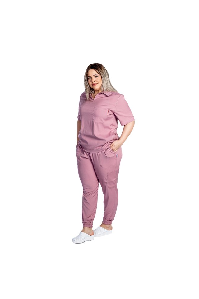 Pudrasto roza polo raztegljiva medicinska obleka, z V bluzo in jogger hlačami, z vrvico in elastiko