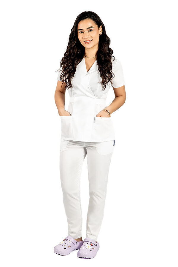 Bel kimono medicinski kombinezon z elastanom, bluza tipa kimono in hlače z vrvico v pasu